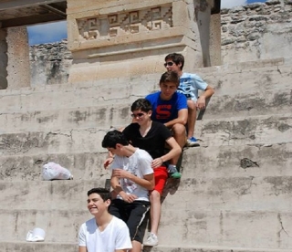 escaleras del templo